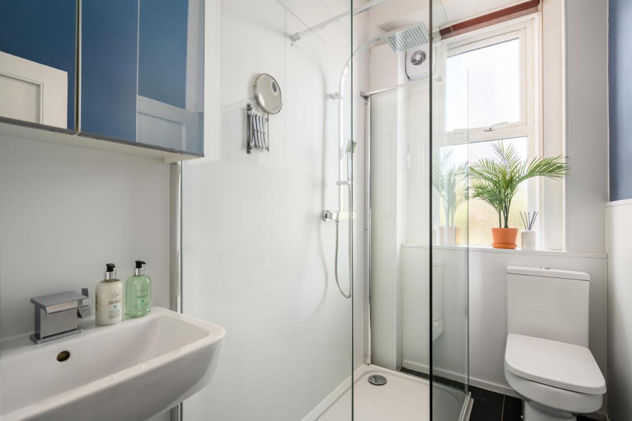 The Holyrood Park Apartment Edinburgh Exterior photo